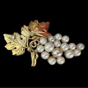 Vintage marked  GIVENCHY Gold Leaf Pearl Jewelry Brooch Pin